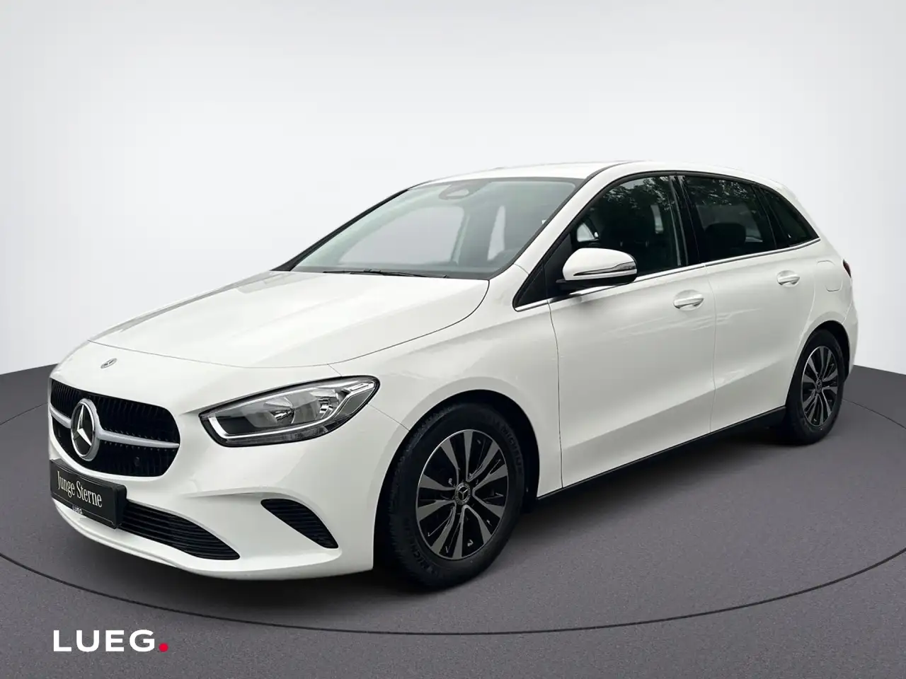 Mercedes-Benz B 180 NAVI+RÜCKFKAM+LM+LIVE TRAFFIC+KLIMAAUTOM — Vehicle gallery 3