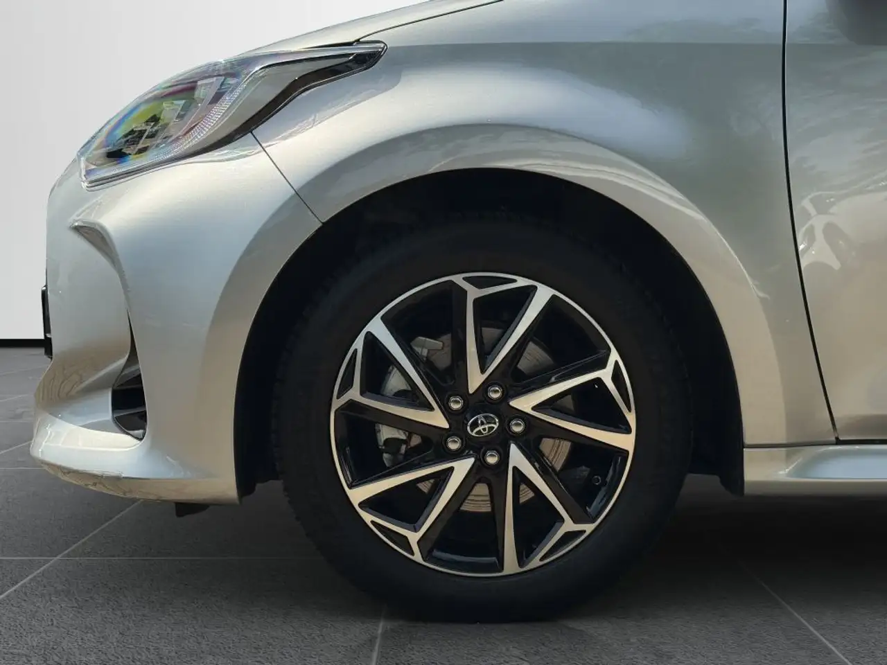 Toyota Yaris Hybrid 1.5 VVT-i Team D *Allwetter* — Galerie du véhicule 17
