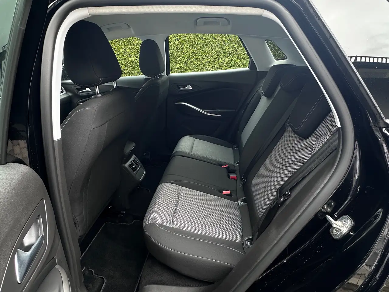 Opel Grandland Grandland 1.2 DI Enjoy LED, Tempomat TOP! — Vehicle gallery 15