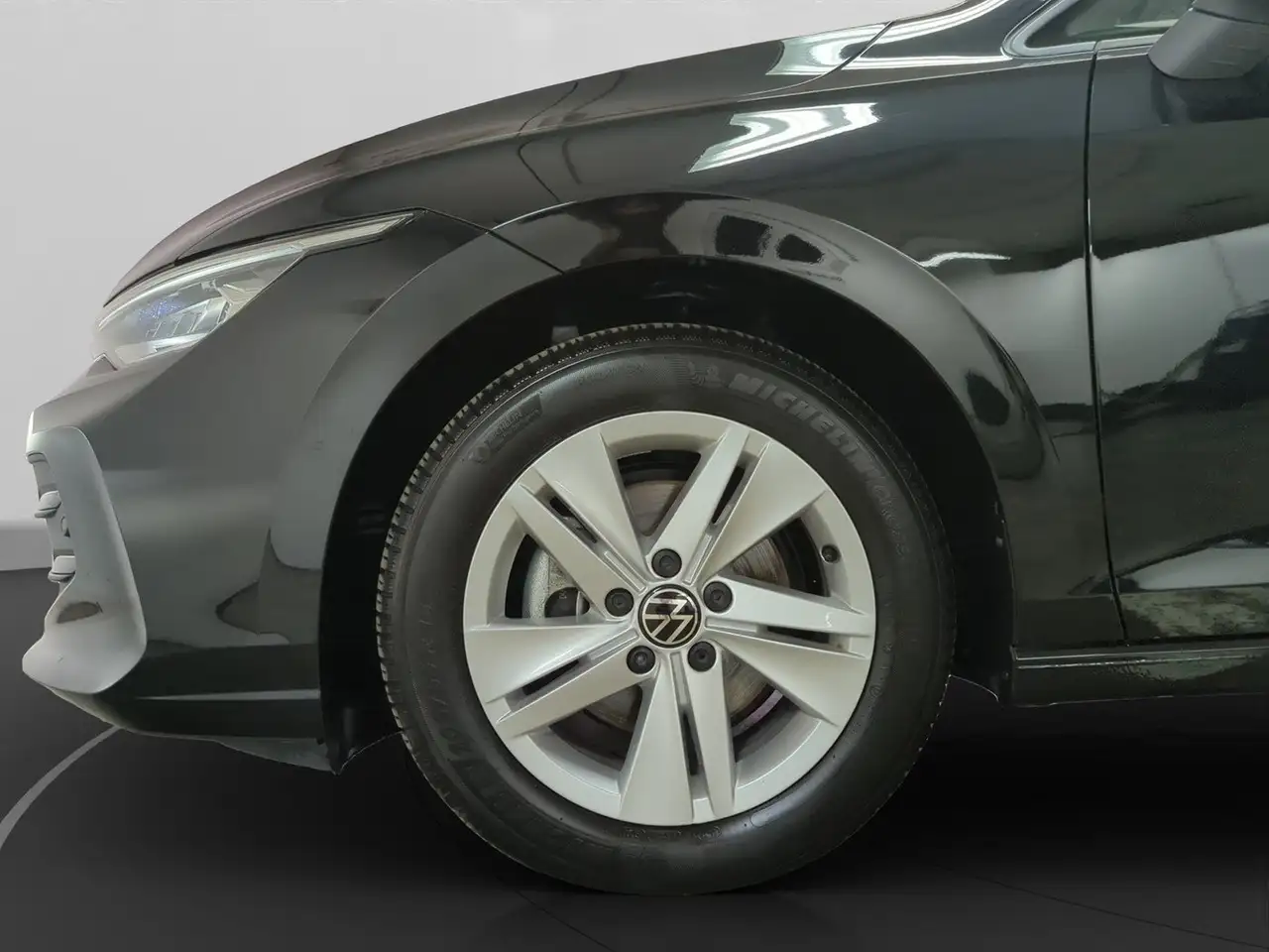 Volkswagen Golf VIII 1.5 TSI DSG Life LED NAVI KLIMA ACC — Galerie du véhicule 19