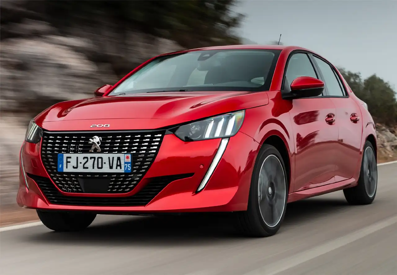 Peugeot 208 1.2 Hybrid Allure e-DCS6 100 — معرض صور السيارة 10