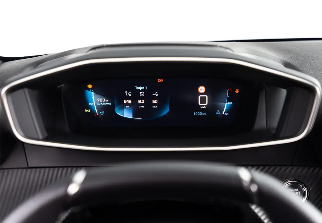 Peugeot 208 1.2 Hybrid Allure e-DCS6 100 — معرض صور السيارة 11