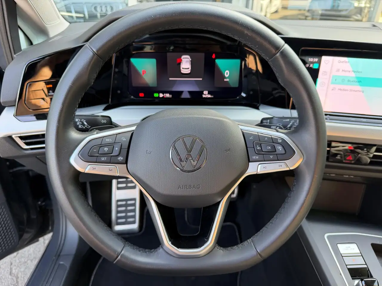 Volkswagen Golf VIII 1.0eTSI DSG MOVE VIRTU+LED+SHZ+ACC+PDC — Galerie du véhicule 16