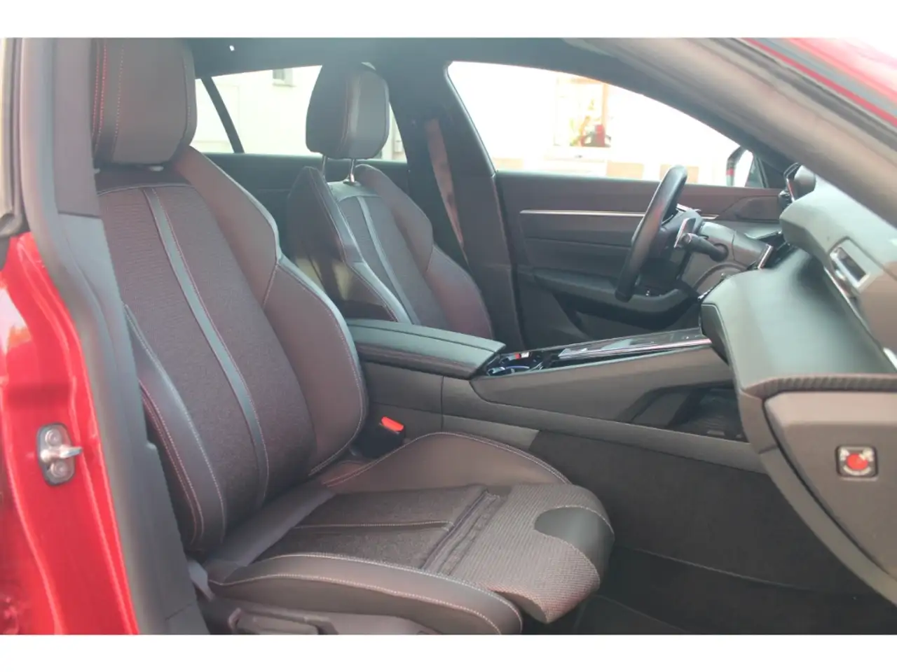 Peugeot 508 SW Allure Pack PT130 EAT8 360 eHk Navi Shz DAB — معرض صور السيارة 10