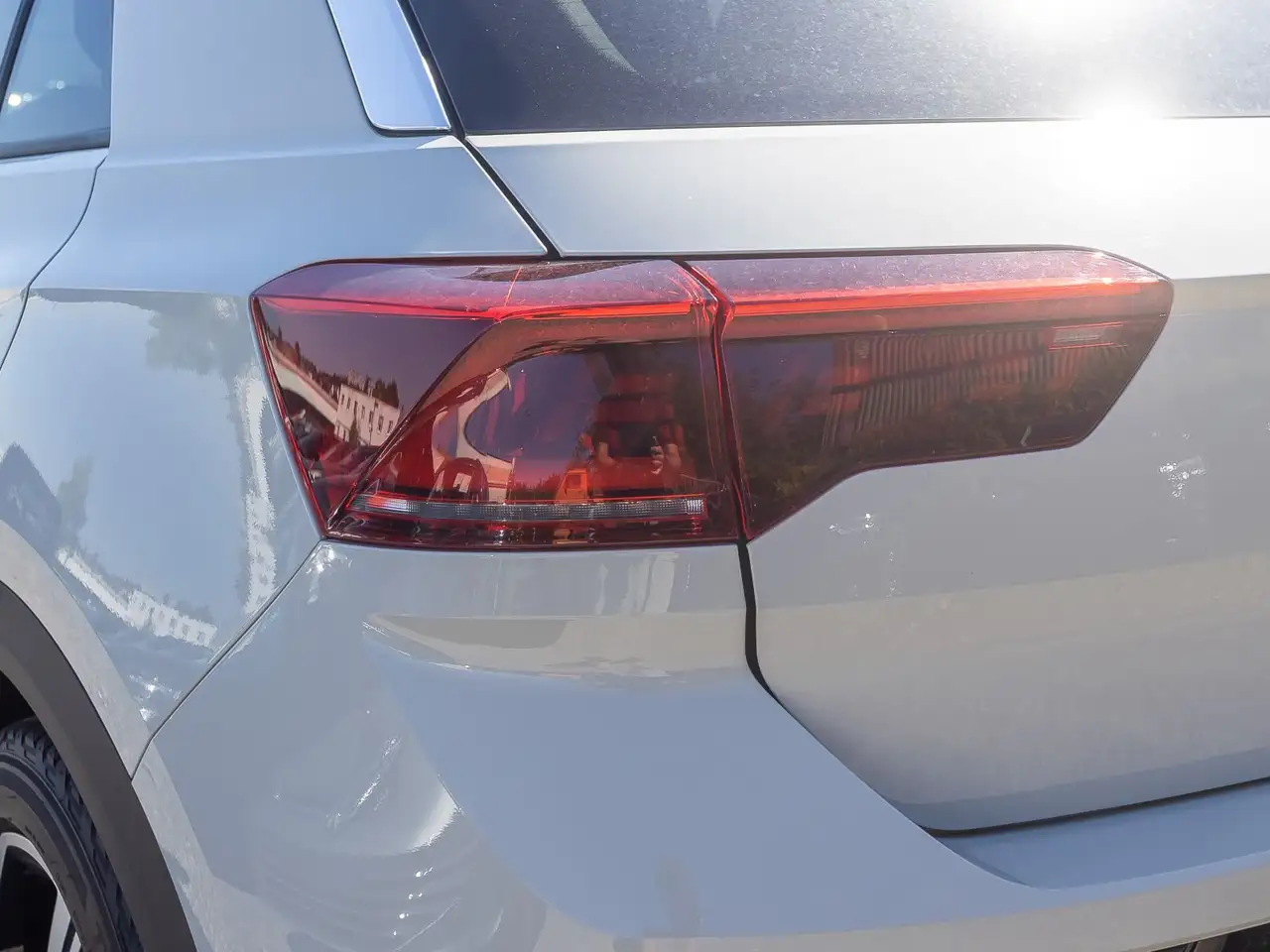 Volkswagen T-Roc R 2.0TSI 4M DSG Navi Matrix ACC EPH DAB — Vehicle gallery 10