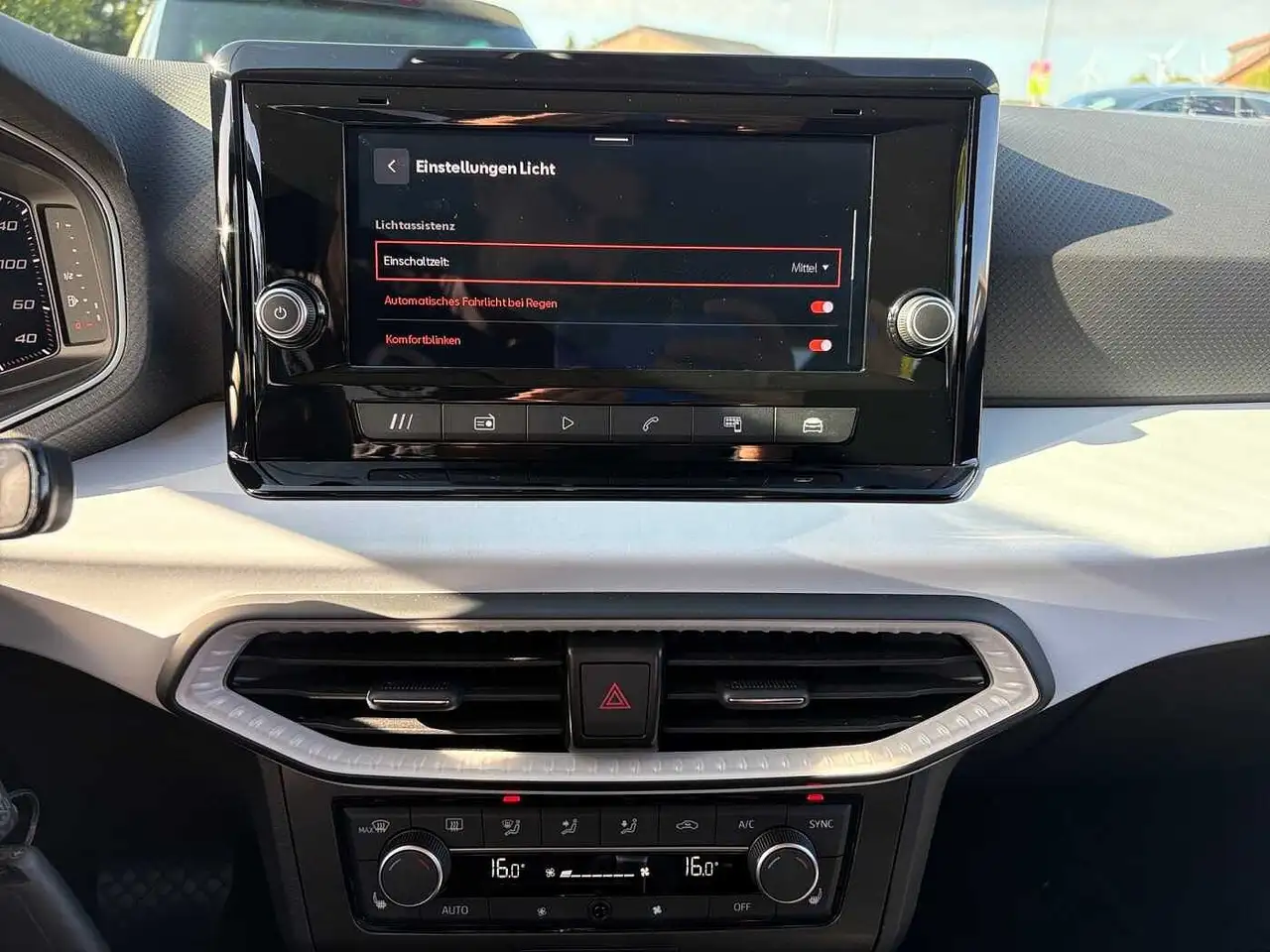SEAT Ibiza 1.0 TSI S&S DSG Style Edition Garantie 1.Hand Priv — معرض صور السيارة 32