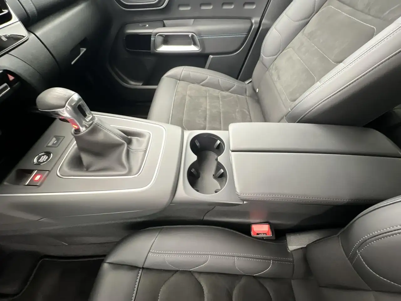 Citroen C5 Aircross Plus 1.2 *NAVI*RFK*KLIMA*uvm — Galerie du véhicule 14