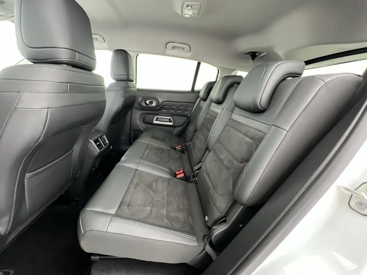 Citroen C5 Aircross Plus 1.2 *NAVI*RFK*KLIMA*uvm — Galerie du véhicule 8
