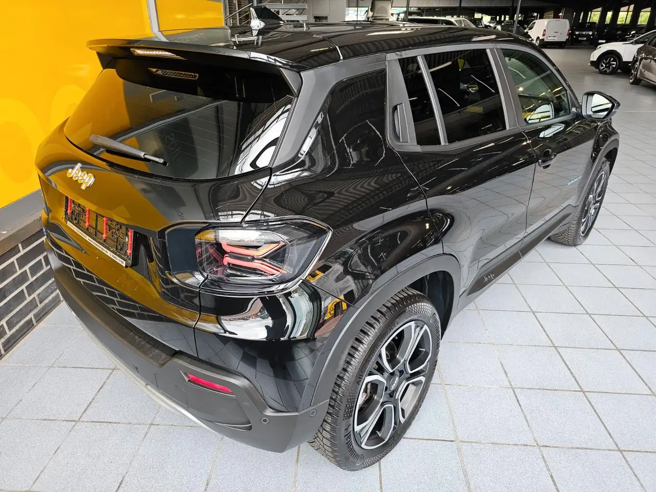 Jeep Avenger Altitude 54 kWh 115 kW 1st Edition — Vehicle gallery 4