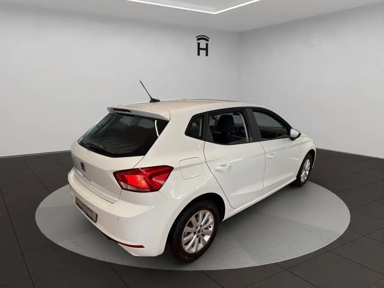 SEAT Ibiza 1.0 TSI Style Edition PDC Kamera — Galería del vehículo 6
