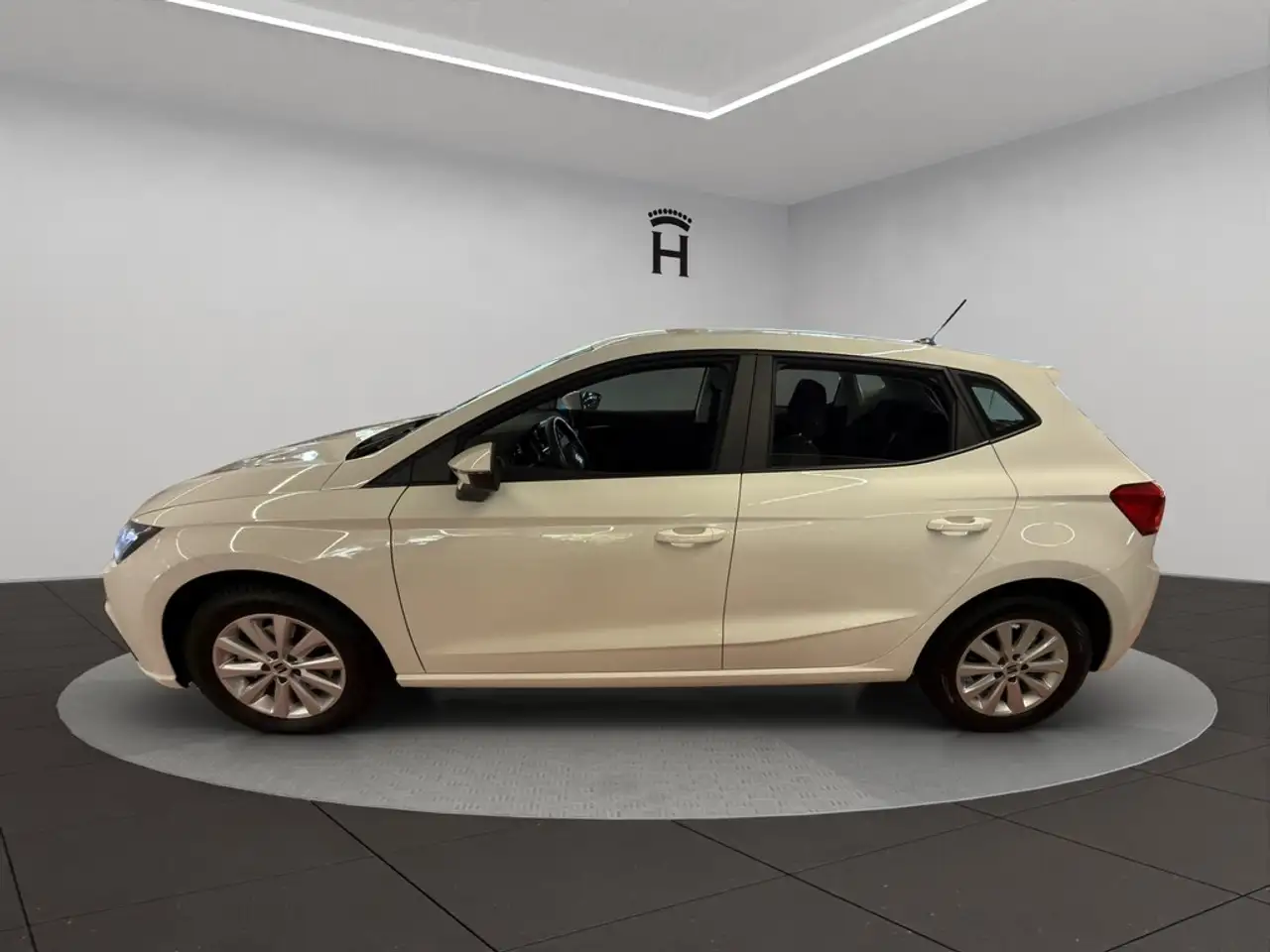 SEAT Ibiza 1.0 TSI Style Edition PDC Kamera — Galería del vehículo 2