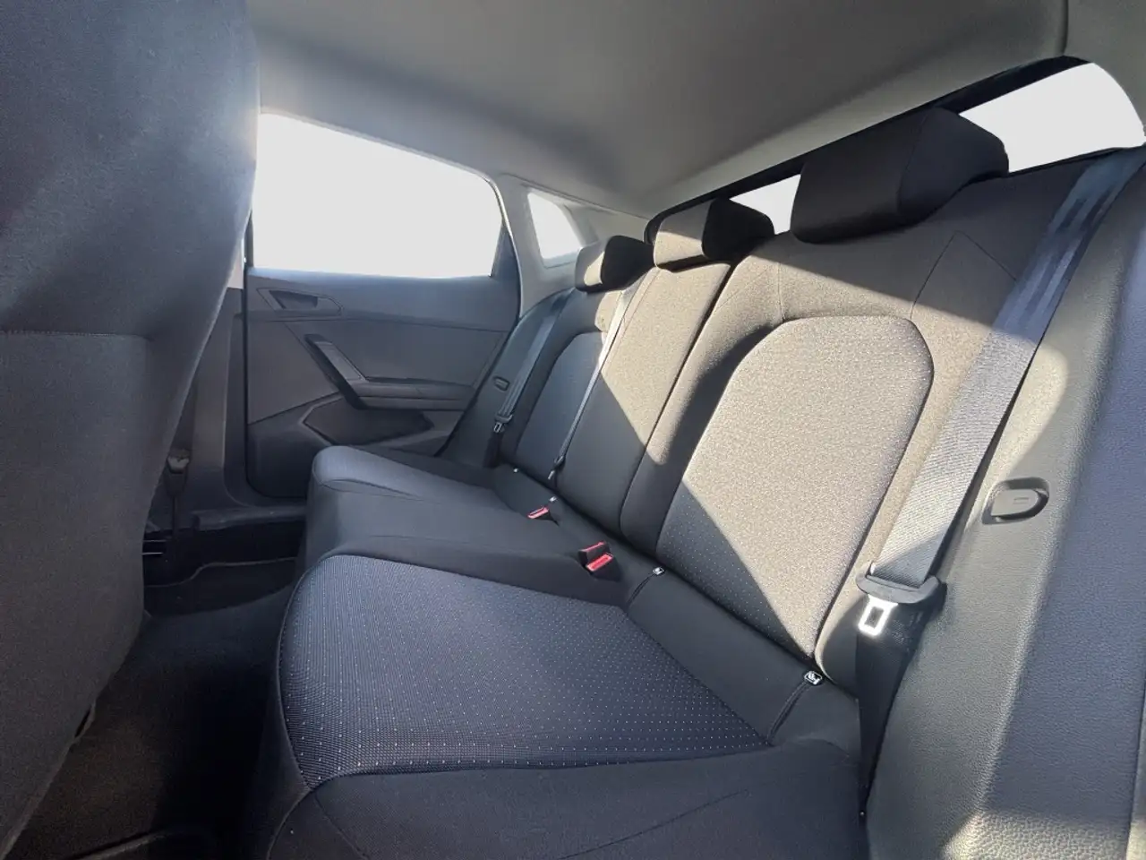 SEAT Ibiza 1.0 MPI S&S Style XM 80 — معرض صور السيارة 12