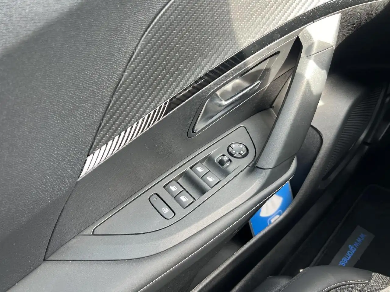 Peugeot 2008 Allure — Galería del vehículo 17