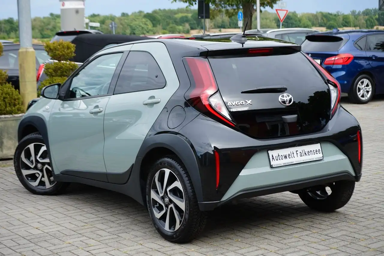 Toyota Aygo 1.0-l-VVT-i Team D S-CVT — معرض صور السيارة 6