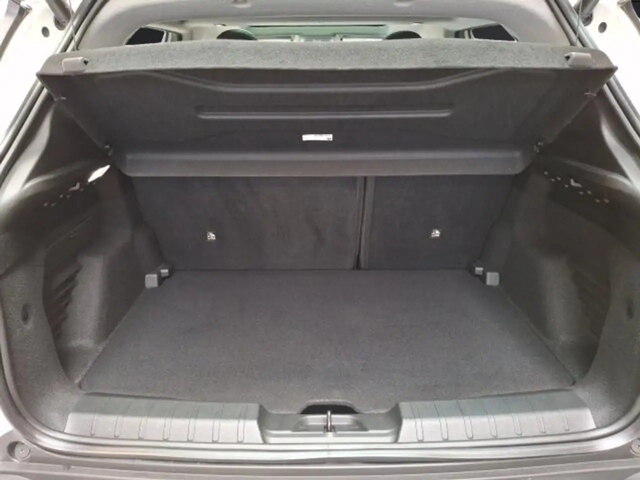 Jeep Avenger Avenger Benziner Altitude 1.2 MT FWD — Galería del vehículo 16