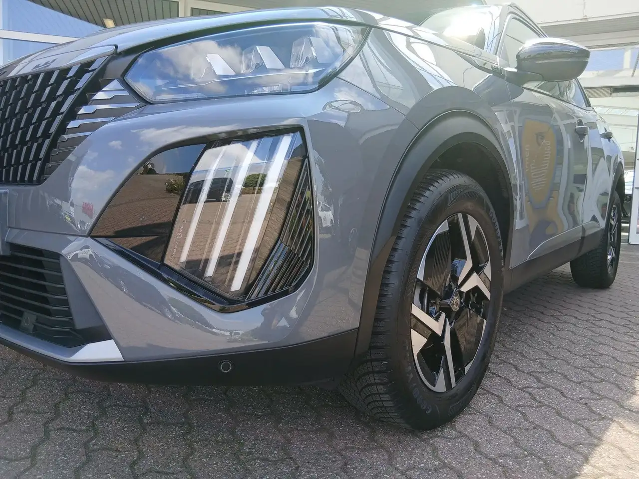 Peugeot 2008 GT+Sitzheizung+AppleCarplay/Android-Auto UVM — معرض صور السيارة 7