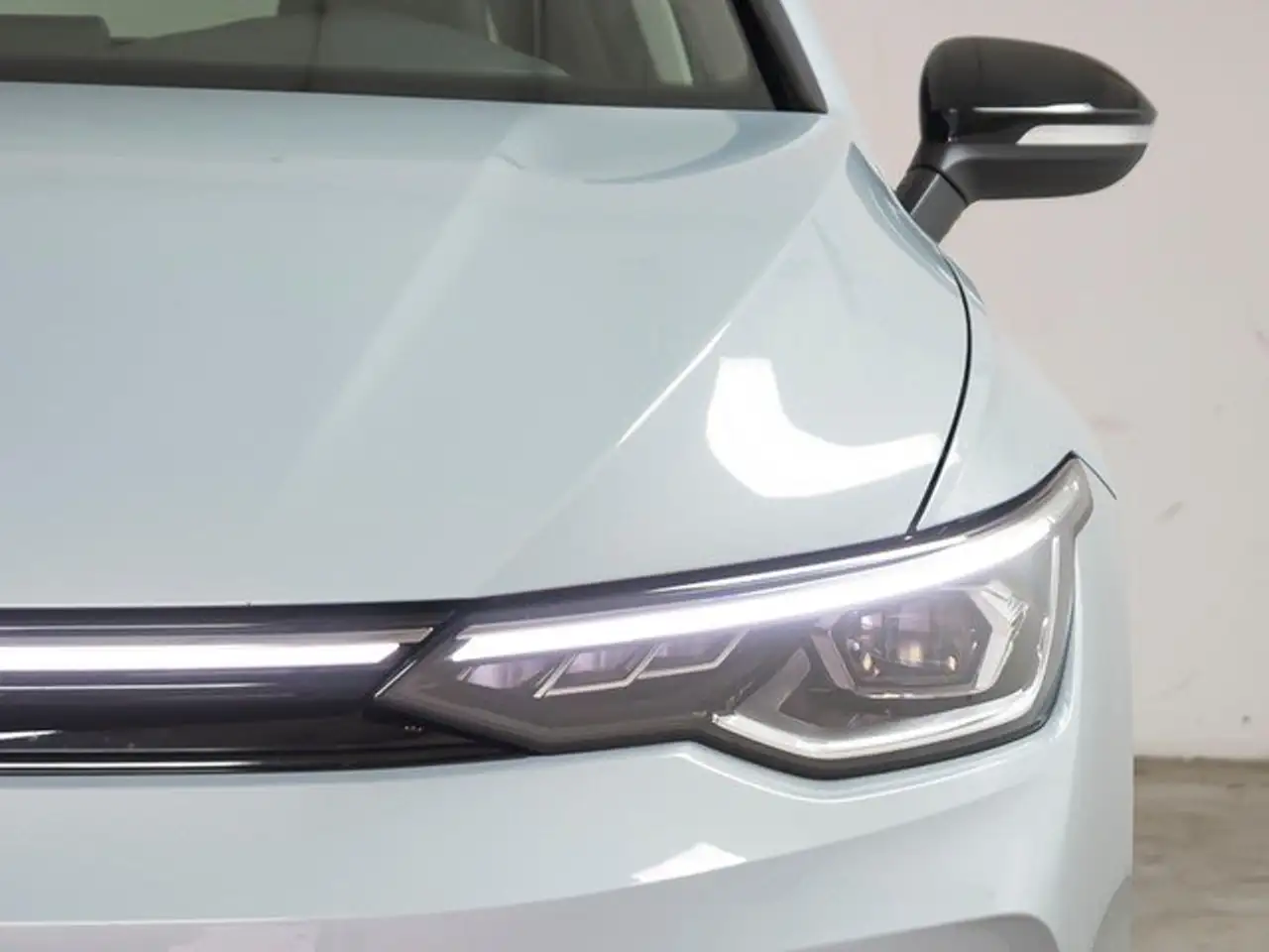Volkswagen Golf Variant Golf VIII Variant 1.5 eTSI DSG GOAL LED KLIMA — Galería del vehículo 17