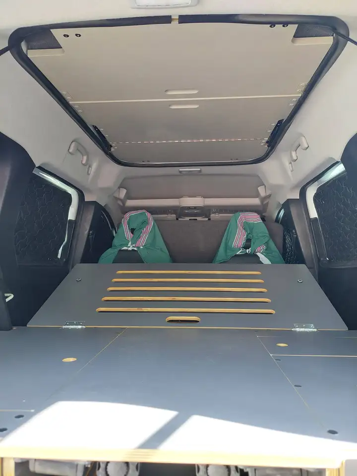 Nissan Townstar CAMPER TOWNSTAR VENTUS LUXURY seminuevo 8000km (2 camas dobles) equipamiento N-Connecta 1.3G / 131CV / 96kW / L1 / 5pl — Vehicle gallery 6