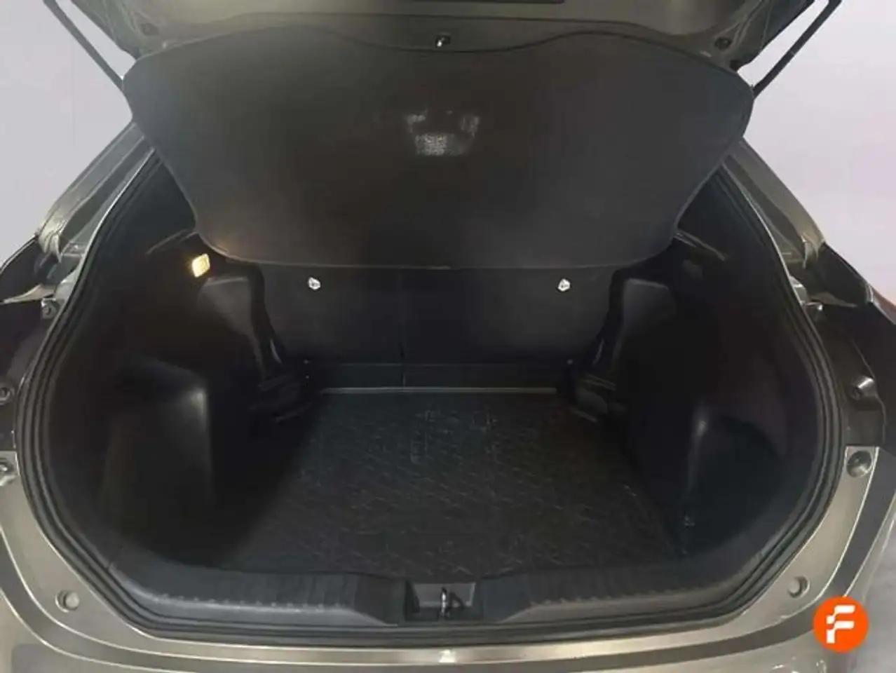 Toyota Yaris Cross 120H Active Plus — Galería del vehículo 16