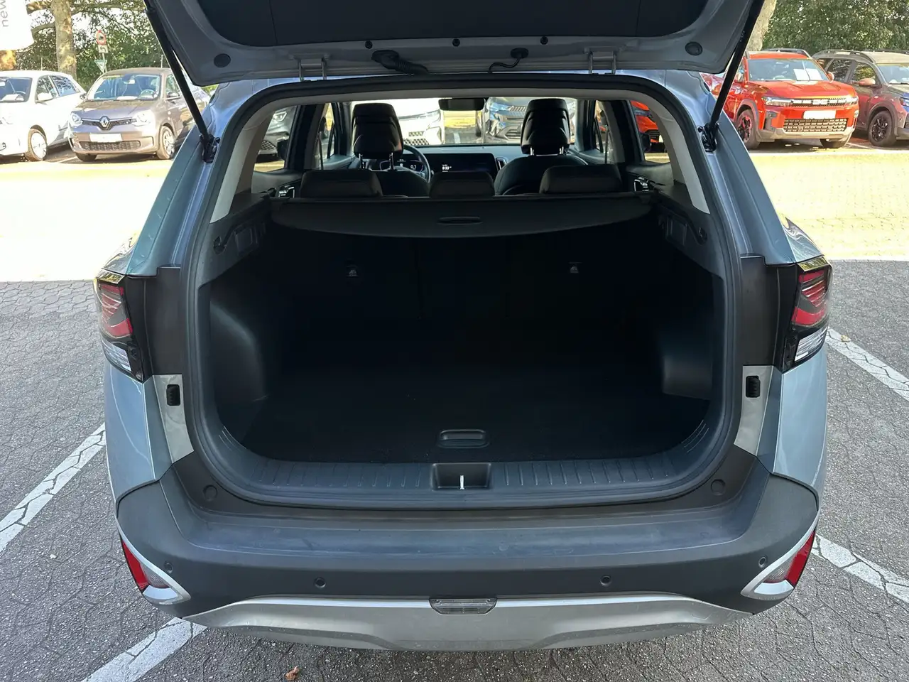Kia Sportage Vision 1.6 T-GDI Scheckheft PDC+Kamera — معرض صور السيارة 8