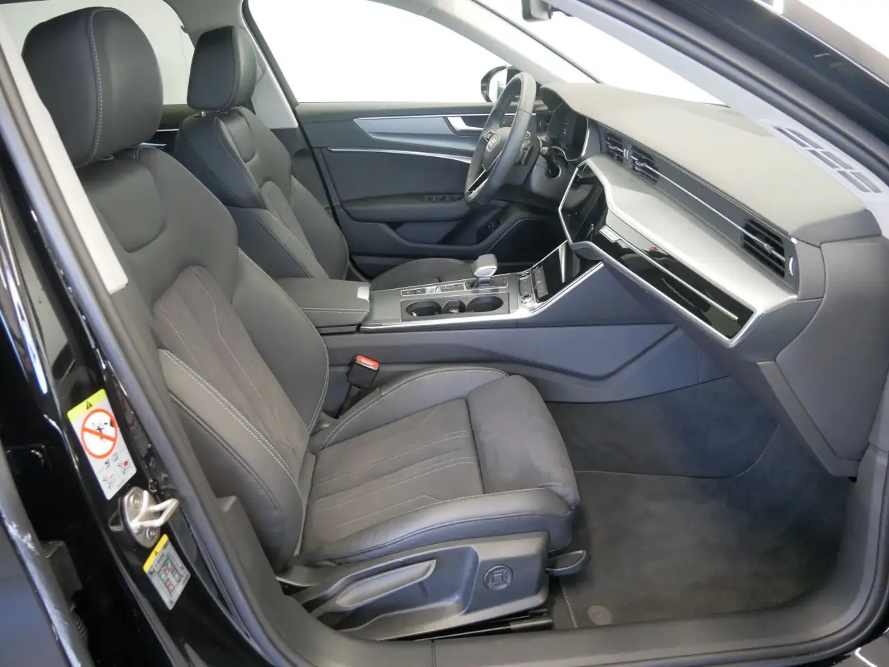 Audi A6 Avant 50 TFSI e quattro S tro. advanced LED AHK HE — معرض صور السيارة 9