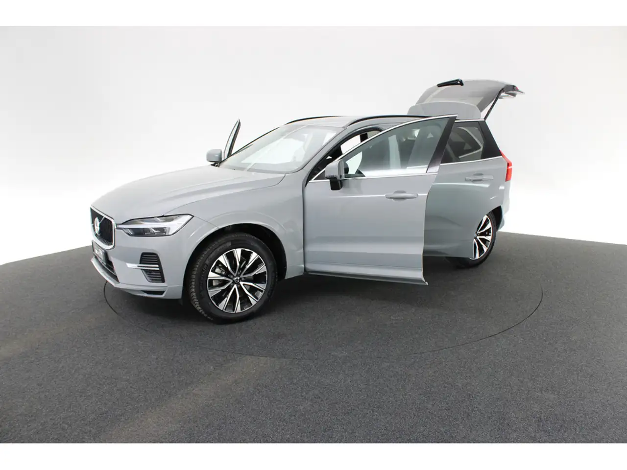 Volvo XC60 B4 Core KLIMA PDC KAMERA NAVI FACEL. LED — Galería del vehículo 25