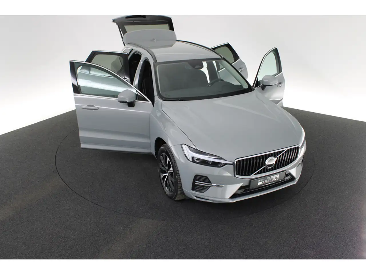 Volvo XC60 B4 Core KLIMA PDC KAMERA NAVI FACEL. LED — Galería del vehículo 28
