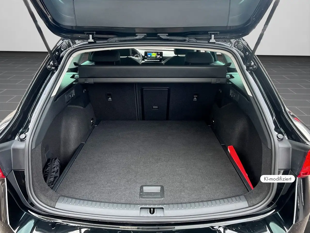 SEAT Leon Sportstourer Style 1.0 eTSI DSG Carplay Sit — معرض صور السيارة 15