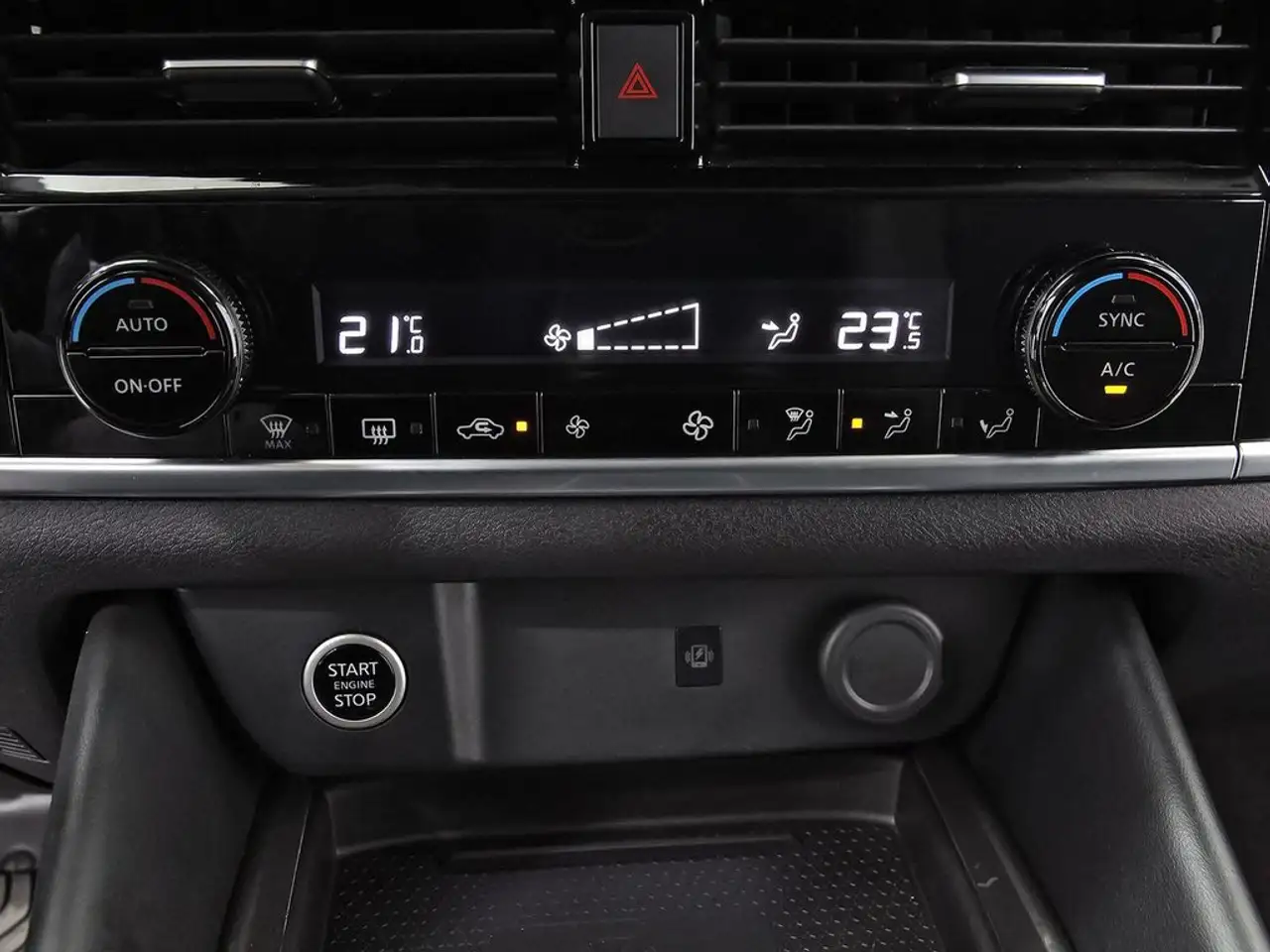 Nissan Qashqai DIG-T 116kW CVT N-Connecta — Galería del vehículo 27