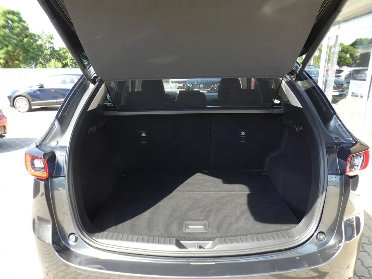 Mazda CX-5 2.5L SKYACTIV G 194 6AT FWD ADVANTAGE AHK — Vehicle gallery 12