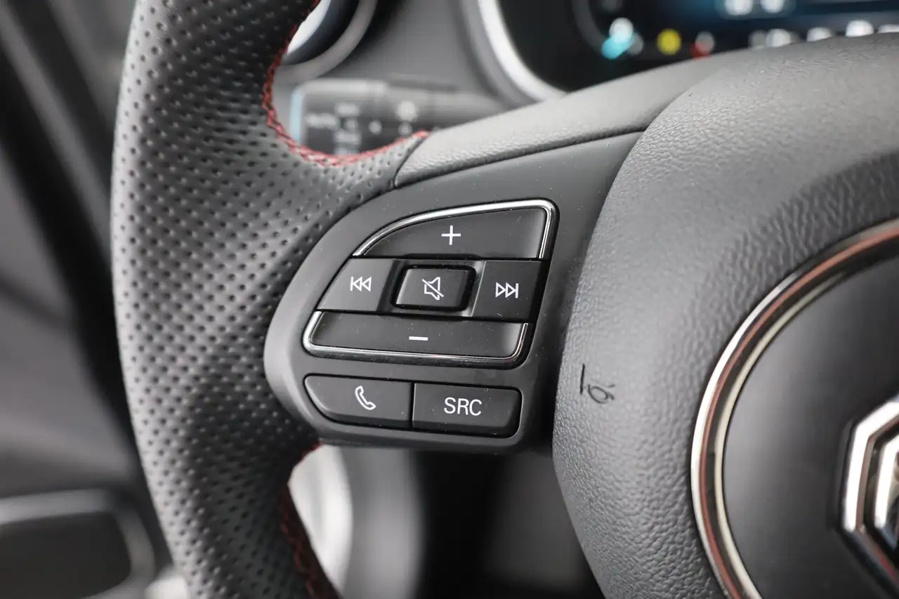 MG HS 1.5 T-GDI Luxury Aut. LED ACC Navi 360° Pano — Galerie du véhicule 15