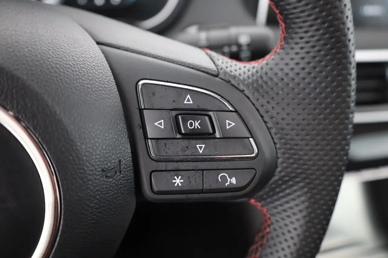 MG HS 1.5 T-GDI Luxury Aut. LED ACC Navi 360° Pano — Galerie du véhicule 16
