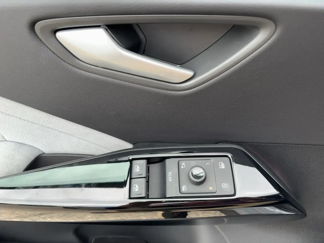 Volkswagen ID.3 MOVE Pro LED APP KAM TRAVEL LIGHT-ASSIST — معرض صور السيارة 22