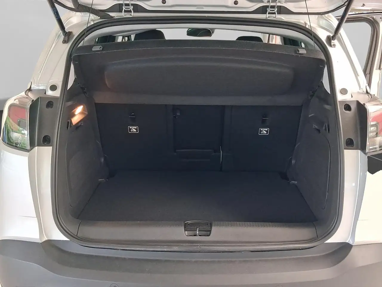 Opel Crossland Elegance Paket + RFK + AGR + NAVI + — Vehicle gallery 12