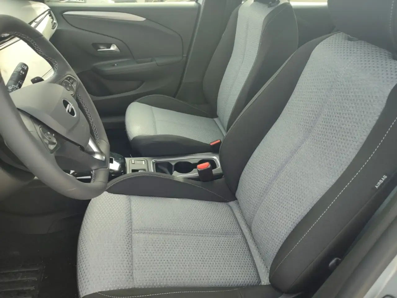 Opel Corsa -F NAVI AUTOM Klima FSE R USB BT Tempo PDC — Vehicle gallery 8