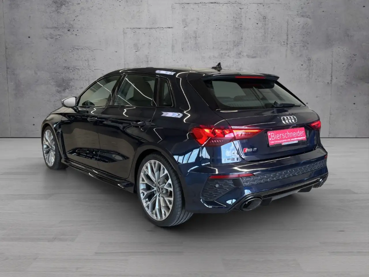 Audi RS3 Sportback 2.5 TFSI quattro Exclusive — Vehicle gallery 5