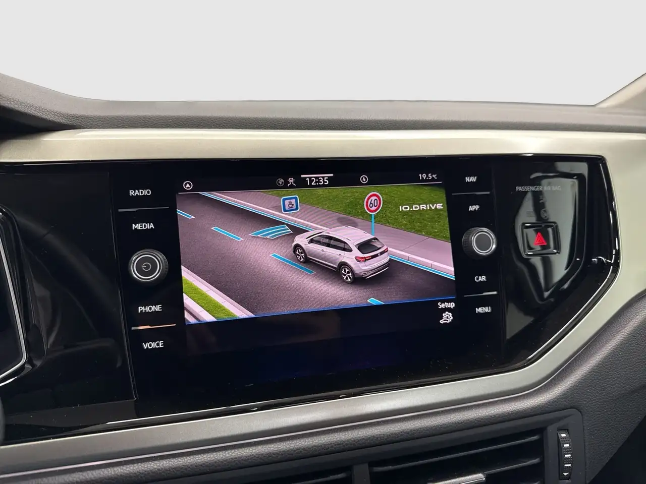 Volkswagen Taigo 1.0 MOVE CAM NAVI CARPLAY SITZHEIZUNG ALU — Vehicle gallery 10