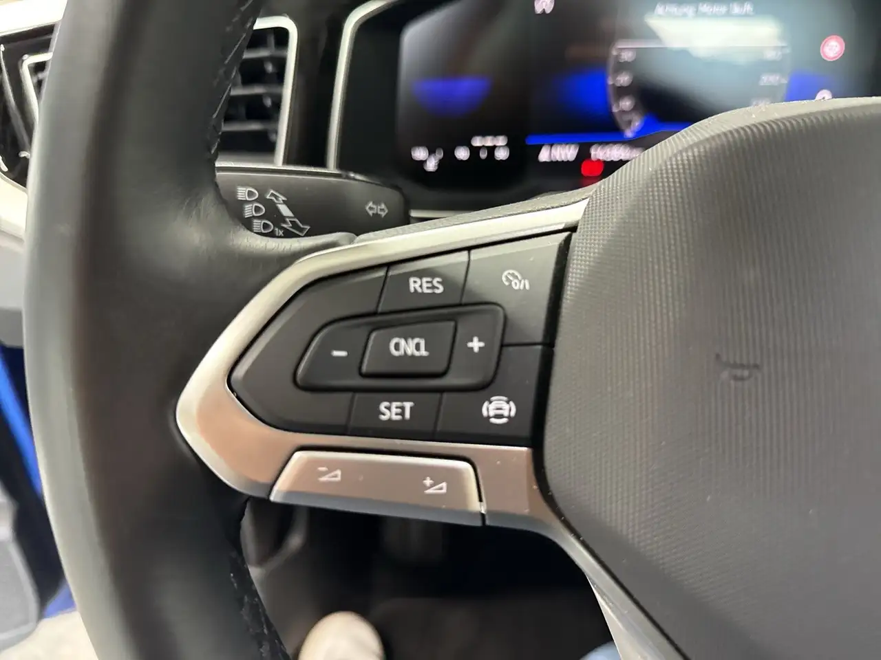 Volkswagen Taigo 1.0 MOVE CAM NAVI CARPLAY SITZHEIZUNG ALU — Vehicle gallery 15