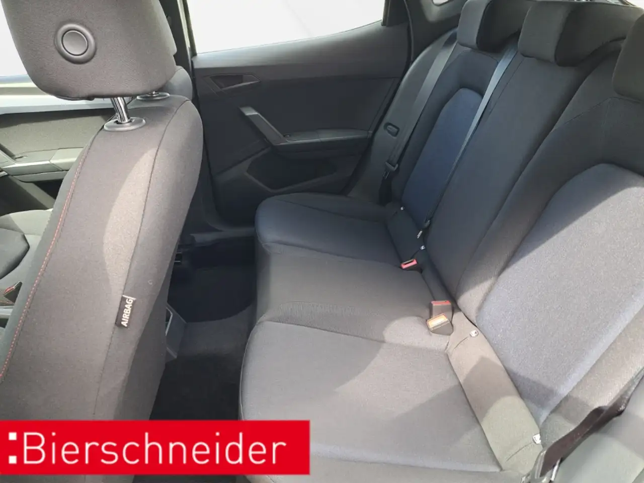 SEAT Ibiza 1.0 TSI DSG FR LED Navi Full Link PDC WP — Galería del vehículo 14
