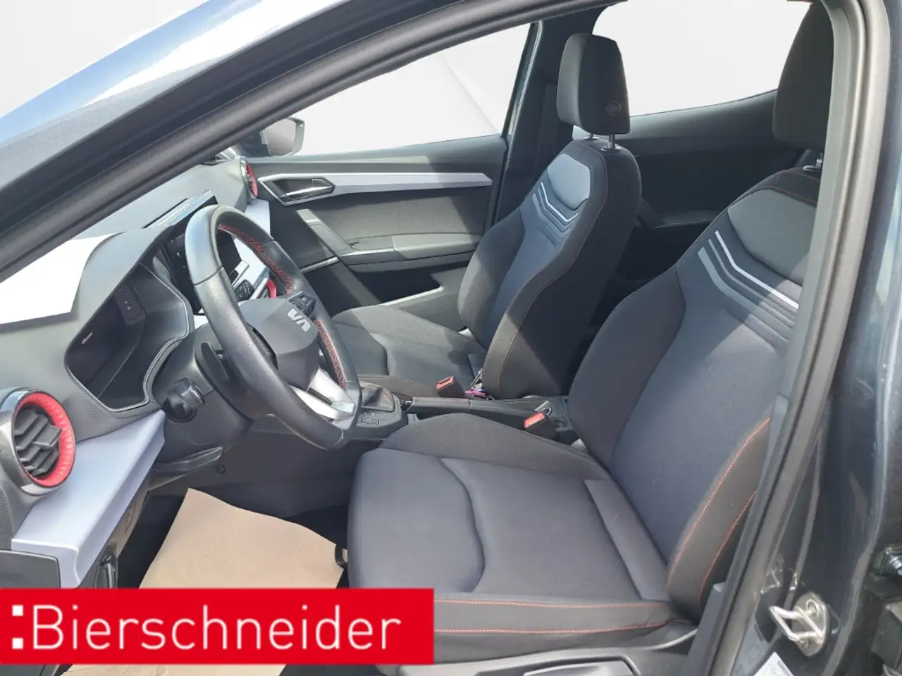 SEAT Ibiza 1.0 TSI DSG FR LED Navi Full Link PDC WP — Galería del vehículo 13