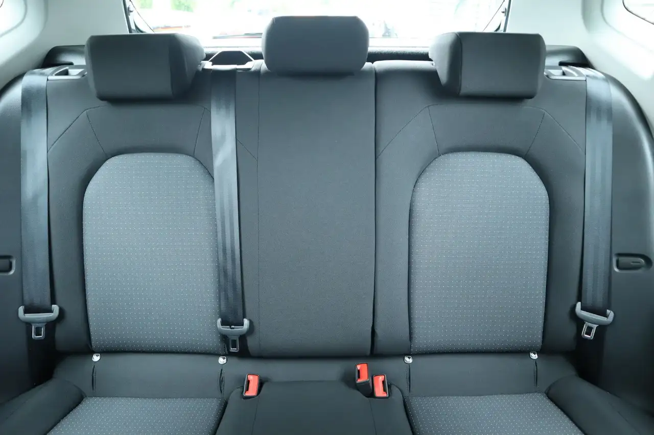 SEAT Arona Style Edition 1.0 TSI DSG /NAVI/SHZ/PDC/ — Vehicle gallery 15