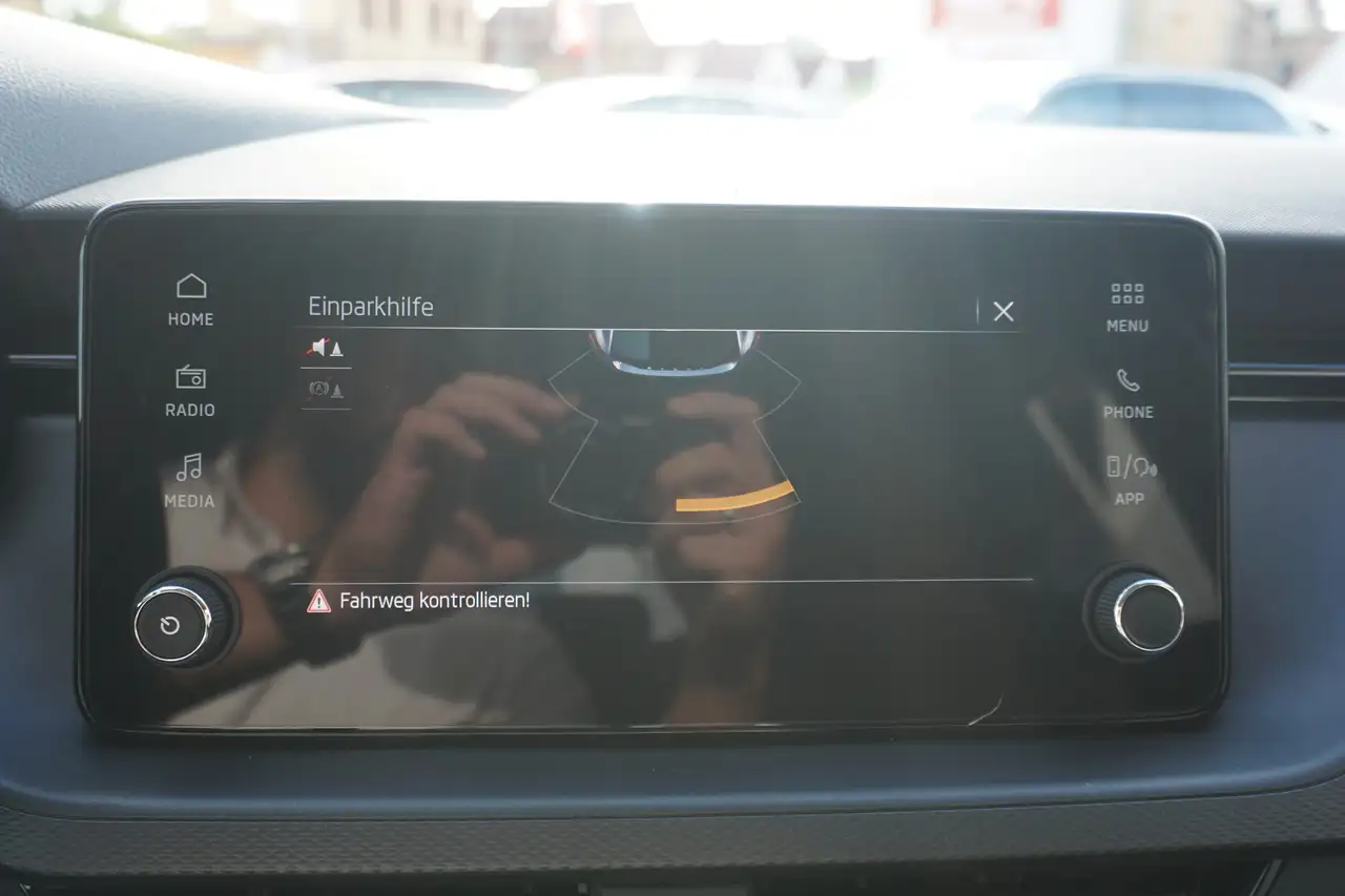 Skoda Scala 1.0 Essence LED Android Apple Sitzheizung — معرض صور السيارة 14