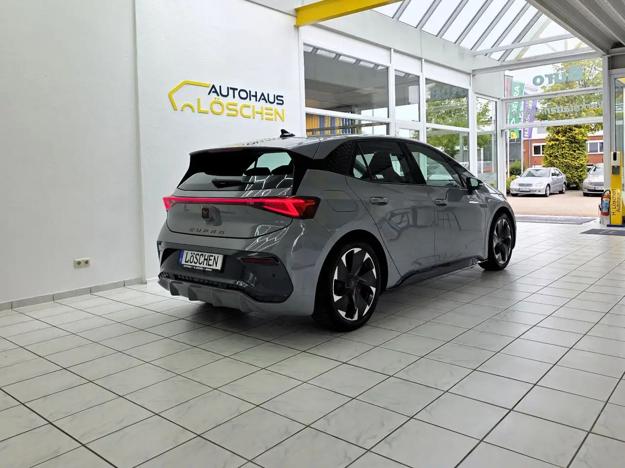 CUPRA Born 150 kW Wärmepumpe 19 Zoll Typhoon — معرض صور السيارة 7