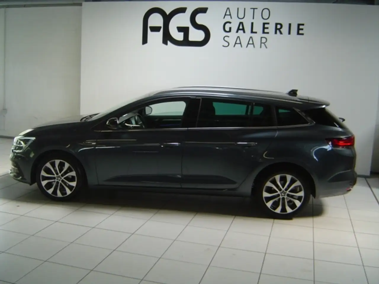 Renault Megane IV Grandtour Techno 1.3 TCe 140 EU6d Navi ....AUTO — Galerie du véhicule 3