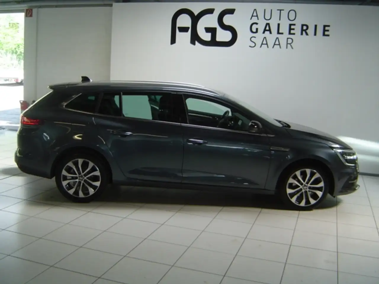 Renault Megane IV Grandtour Techno 1.3 TCe 140 EU6d Navi ....AUTO — Galerie du véhicule 6