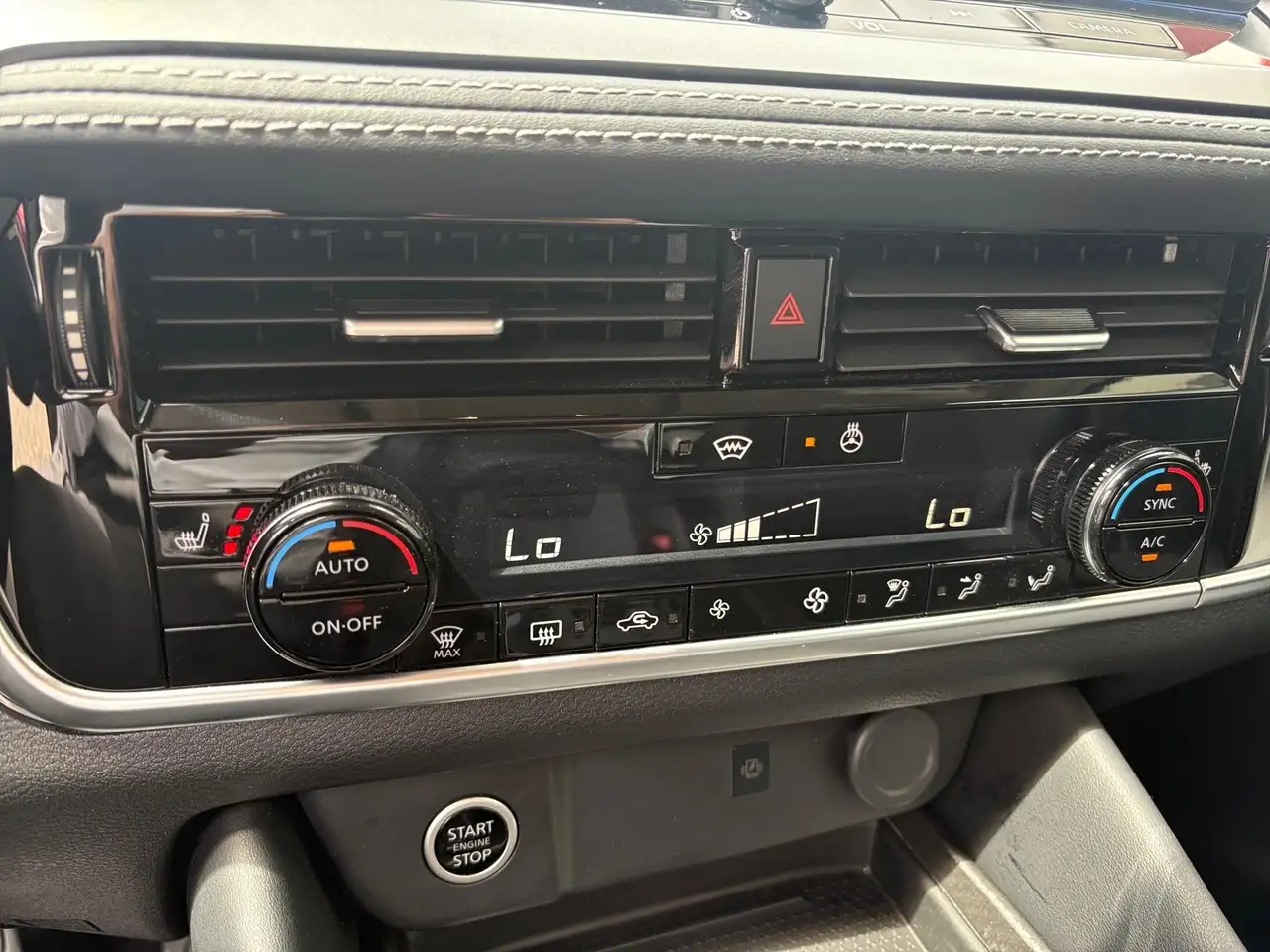 Nissan Qashqai 1.3 DIG-T MHEV N-Connecta4x4 ACC+LED+Navi — Galerie du véhicule 18