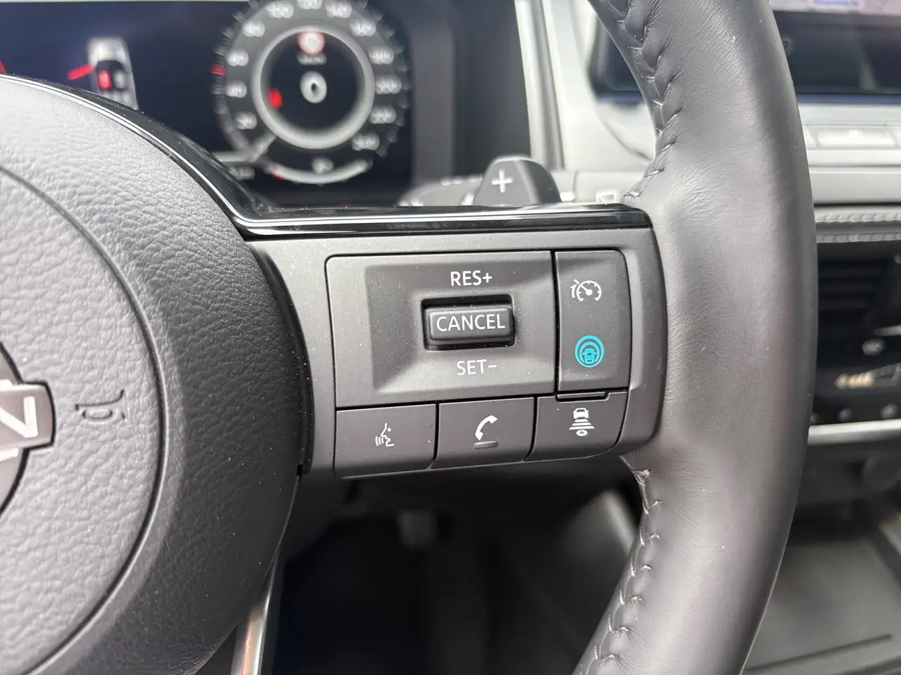 Nissan Qashqai 1.3 DIG-T MHEV N-Connecta4x4 ACC+LED+Navi — Galerie du véhicule 21