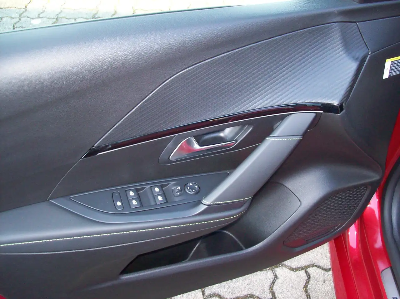 Peugeot 208 208 PureTech 100 GT /Stop-Start — Galerie du véhicule 9
