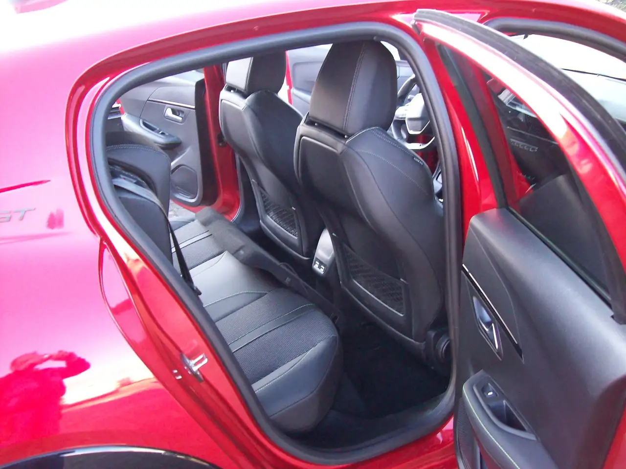 Peugeot 208 208 PureTech 100 GT /Stop-Start — Galerie du véhicule 7