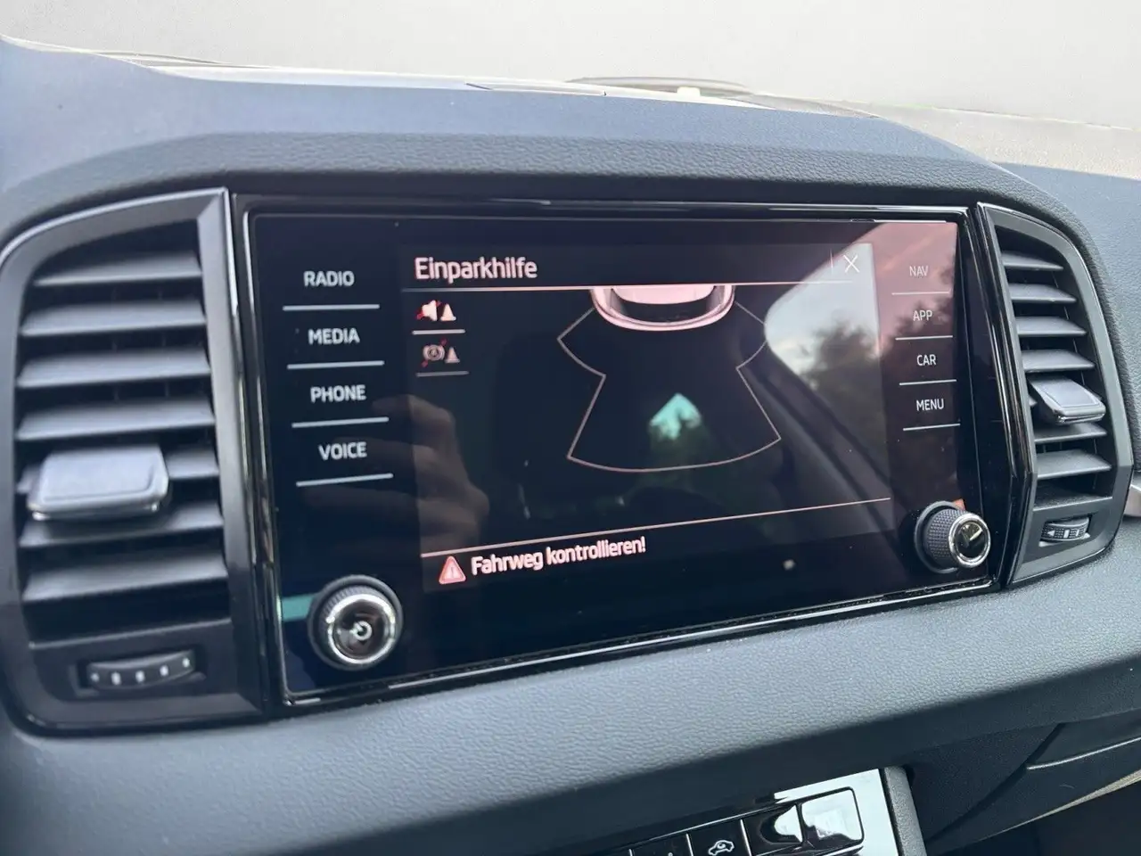 Skoda Karoq 1.5 TSI Selection — Galerie du véhicule 18